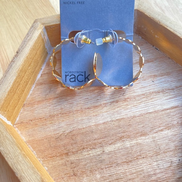 CLEARANCE SALE ON EARRINGS ALL LOW STARTING BIDS - Picture 4 of 6